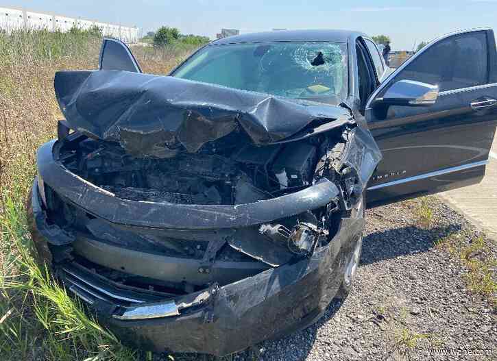 Good Samaritans offer aid in serious crash on I-65