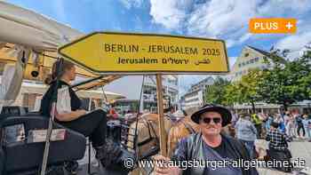 Planwagen und Friedensglocke setzen Zeichen am Ulmer Münster