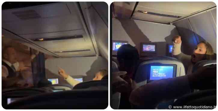 Non le fanno bere vino sull’aereo e scoppia la lite: volo dirottato e passeggera arrestata