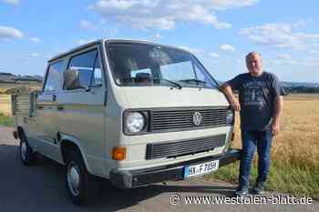 Bühne: Pritschenwagen kam als Geschenk mit Schleife auf dem Dach