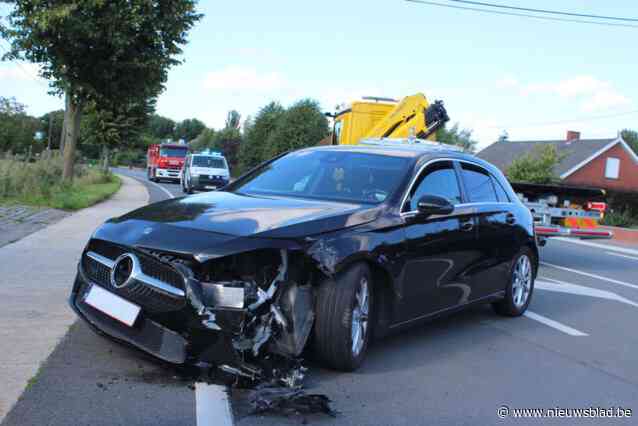 Twee auto’s getakeld na botsing op Ingelmunstersteenweg