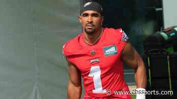 Eagles' Jalen Hurts dismisses lock screen reveal of Super Bowl loss, works on 'new chemistry' with A.J. Brown