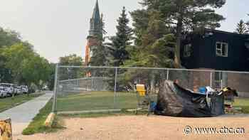 Fire department report identifies 44 Saskatoon neighbourhoods with makeshift shelters