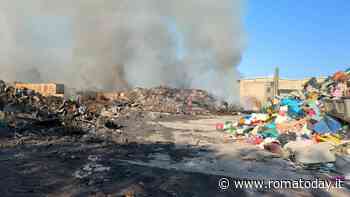 Incendio Ciampino, la diossina fa ancora paura: le raccomandazioni dei Comuni