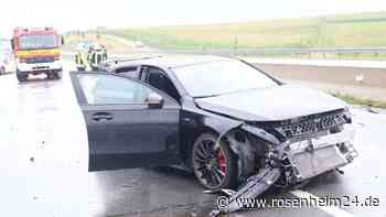 Schwerer Unfall auf A94 – Mercedes kracht frontal in hochmotorisierten AMG