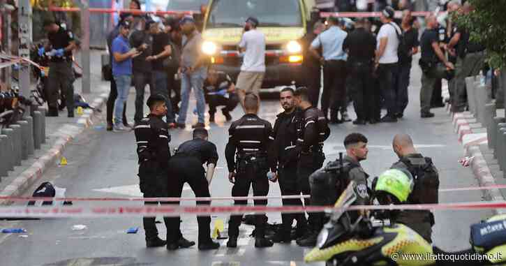 Tel Aviv, agente della municipale ferito da 27enne palestinese poi “neutralizzato” da un altro poliziotto