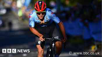 World's top cyclists take to Scotland's roads