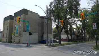 Winnipeg man stabbed by cigarette-seeking stranger