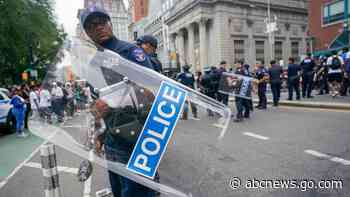 Thousands overwhelm New York's Union Square for streamer giveaway, tossing chairs and pounding cars