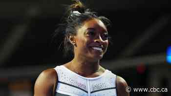 Simone Biles dazzles in 1st competition since Tokyo Olympics, winning U.S. Classic