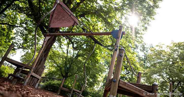 Mehr Grün auf Spielplätzen – besser für Kinder und Klima