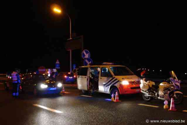 Twaalf bestuurders lopen tegen de lamp bij verkeerscontrole