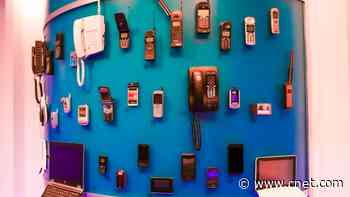 Inside Qualcomm HQ's Appointment-Only Museum Filled With Retro Phones     - CNET