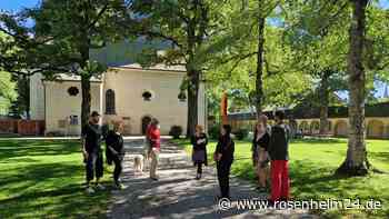 DIE LINKE.Traunstein/BGL führt eine Gruppe interessierter Menschen durch Traunstein und seine Geschichte