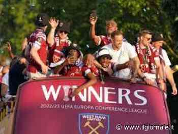 "AAA cercasi 7 calciatori...". Il povero sos del ricco club