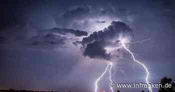 DWD mit neuer Zusatz-Warnung für Franken - In diesen Regionen ist neben Dauerregen auch Gewitter möglich