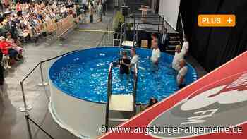 So feiern Tausende Zeugen Jehovas in der Arena ihr wichtigstes Fest