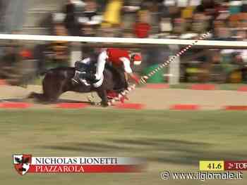 "Il cavallo si contorceva". Incidente choc alla Quintana, scoppiano le polemiche