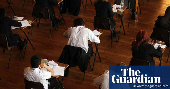 Nearly 100,000 fewer top A-levels this year in grading plan, research suggests