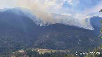 Out-of-control wildfire leads to new evacuation orders in south-central B.C.