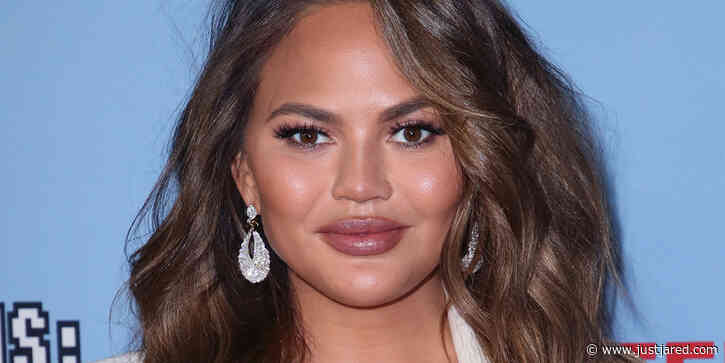 This Super Comfy, Chrissy Teigen-Approved Blanket Is $50 Off Right Now for a Limited Time Only!