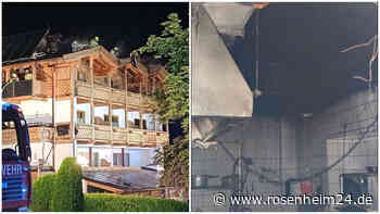 Mitten in St. Johann in Tirol: Hotel steht in Flammen – Gäste evakuiert
