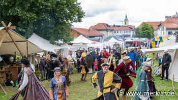 Das 14. Jahrhundert erleben: Vollkontakt-Ritterkämpfe ein Highlight – Standortwechsel bewährt sich