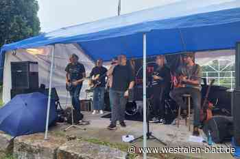 CordRiders: Regenschirmpolonäse zu "Rock'in all over the world"