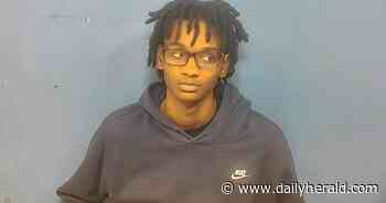 Man charged after chase in stolen pickup truck in Oak Brook