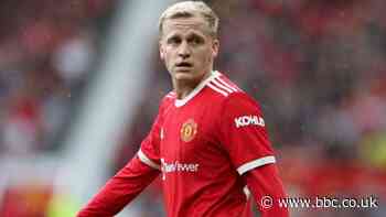 Donny Van de Beek: Real Sociedad talks for Manchester United midfielder