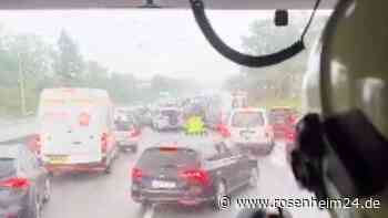 Unglaubliche Szenen auf A8 im Video: Rettungsgasse versperrt - Paar aus Deutschland stirbt