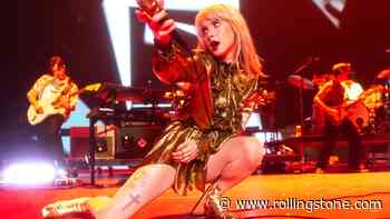 Paramore Hands Mic Over to Stephen Curry for ‘Misery Business’ in San Fransisco