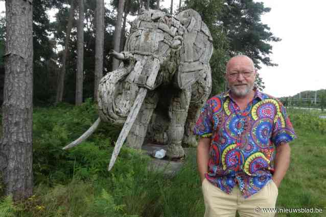 Olifantenkudde langs E34 verhuist (eventjes) naar Grote Markt in Brussel: “Ze zullen stadhuis binnenwandelen tijdens bloemenfestival”