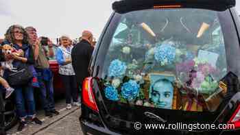 Mourners Gather in Ireland to Say Goodbye to Sinéad O’Connor