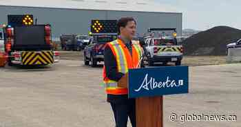 Alberta’s ‘move over’ traffic legislation expands to all roadside workers but not all lanes