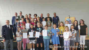 Jugendleiterin Elisabeth Bergner löst nach über 33 erfolgreichen Jahren Rudi Schierghofer ab