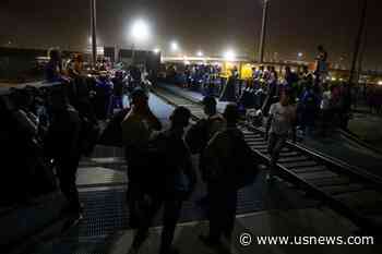 Spurred by Rumor, Hundreds of Migrants Mass at US Border in Mexico's Ciudad Juarez