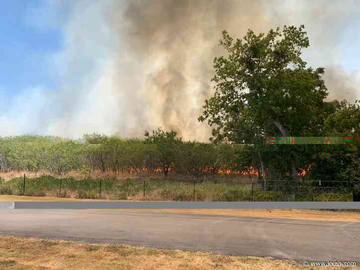 Evacuations lifted after small wildfire near I-35 in Kyle
