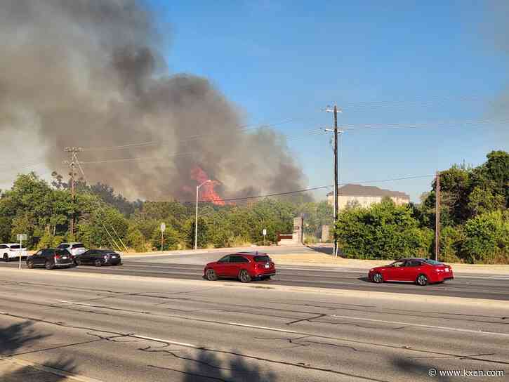 Apartment building destroyed, Cedar Park brush fire grows to 120 acres