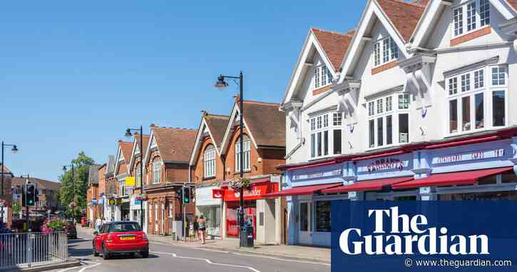 Surrey shop faces racism allegations over picture of tobacco plantation