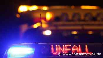 Lastwagen kippt in Graben: Fahrer (34) eingeklemmt und schwerst verletzt