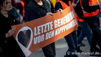 Klimaaktivisten demonstrieren in Berlin