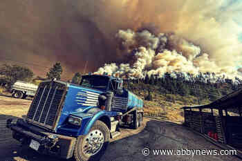 Cross-border Eagle Bluff Wildfire near Osoyoos now held