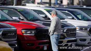 Auto execs still don't think the Tesla sales model will catch on