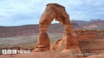 US man dies of heat spreading dad's ashes, sister says