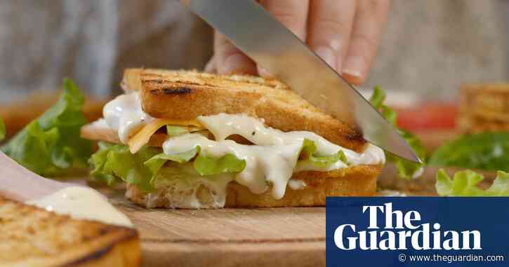 Secret restaurant costs: is it outrageous to charge €2 to cut a sandwich in half?