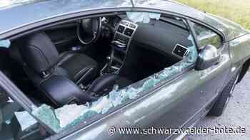 Autoscheibe eingeschlagen: Dieb klaut in Nagold Geldbeutel