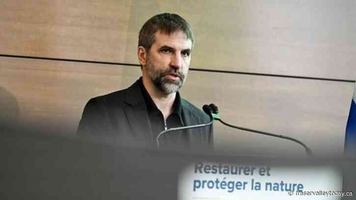 In the news today: Fed’s clean electricity regulations and autoworkers talk contracts