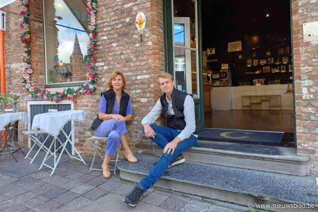 Ze leverden al truffels en chocolade aan bedrijven en verenigingen, nu openen moeder en zoon ook winkel op een wel héél idyllische plek