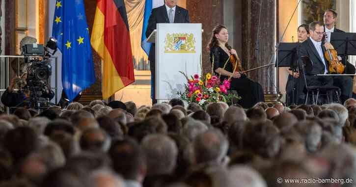 Bundespräsident mahnt zu Verteidigung von Demokratie